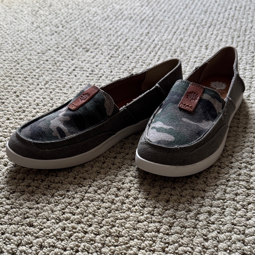 Yellow Box Women's Green Camouflage Loafers